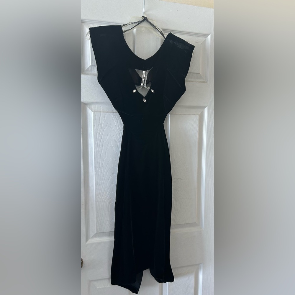 Chic Black Velvet 1980’s Backless Dress